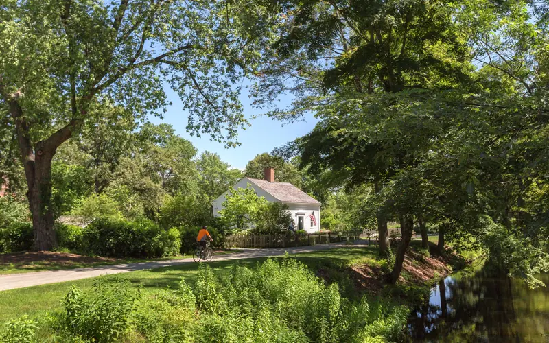 Blackstone canal outside of the Wilbur Kelly House