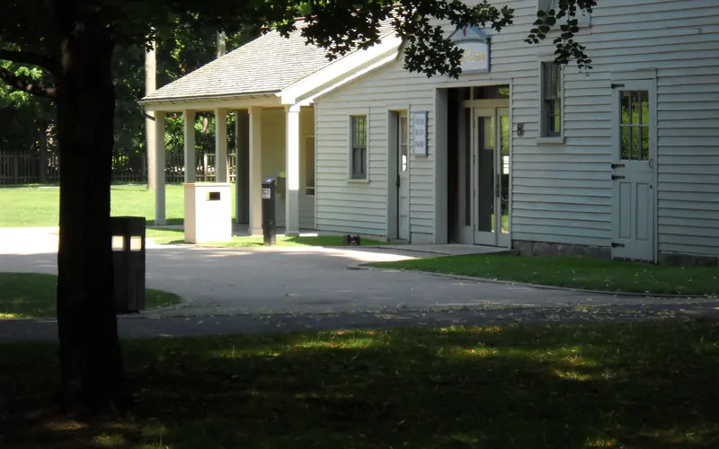 Visitor Center main entrance off the parking lot.