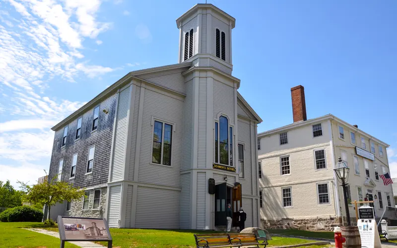 Semen's Bethel and the Mariners' Home on a sunny day